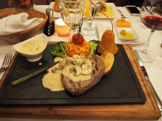 Constantine's Ark Gurme Restaurant